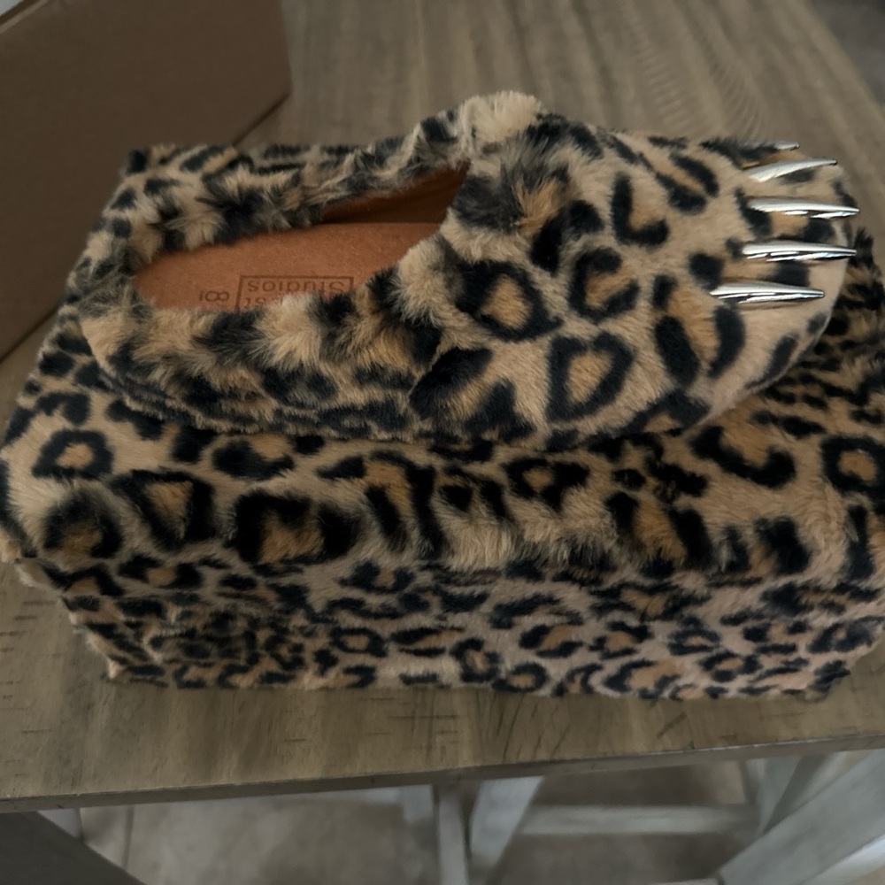 Bravest Studios Leopard Claw Mules